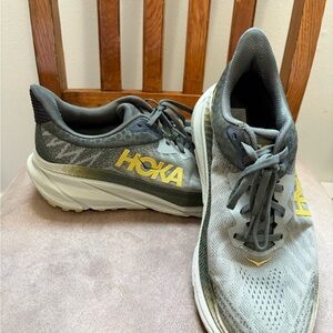 Hoka Men’s Challenger ATR 7 Running Shoes